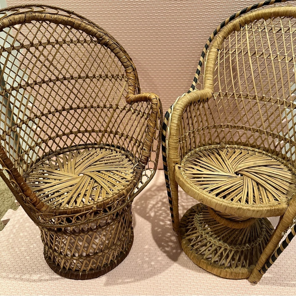Set 2 Vintage 60s/70s Mini Woven Wicker Peacock Chair Doll Furniture Plant Stand